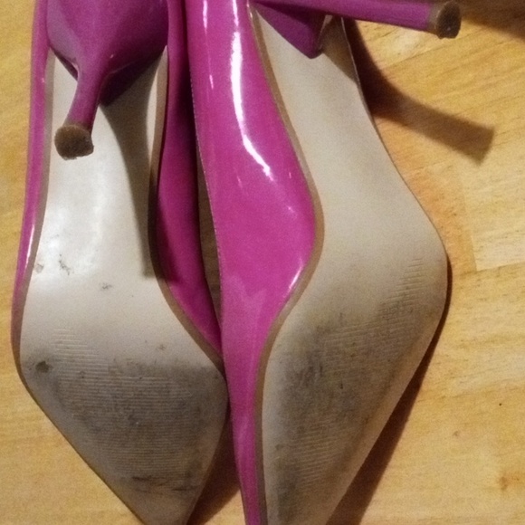 CHARLOTTE RUSSE CLOSED TOE POINTY PUMPS DARK PINK SIZE 9 APPROXIMATELY 4" HEEL - Picture 5 of 6